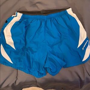 Brooks 2.5” inseam split shorts